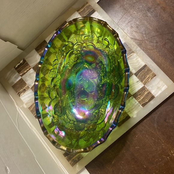 Vintage 1970s Indiana Harvest Iridescent Green Carnival Glass Oval Center Bowl - Picture 2 of 12